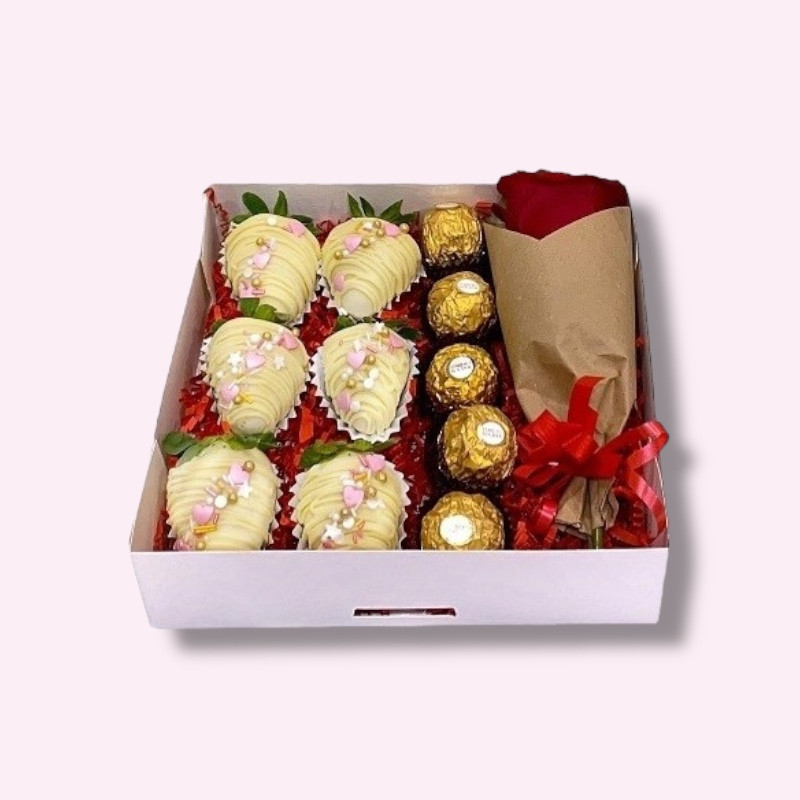 FRESAS CUBIERTAS DE CHOCOLATE + BOMBONES + ROSA FRESAS CUBIERTAS DE CHOCOLATE + BOMBONES + ROSA